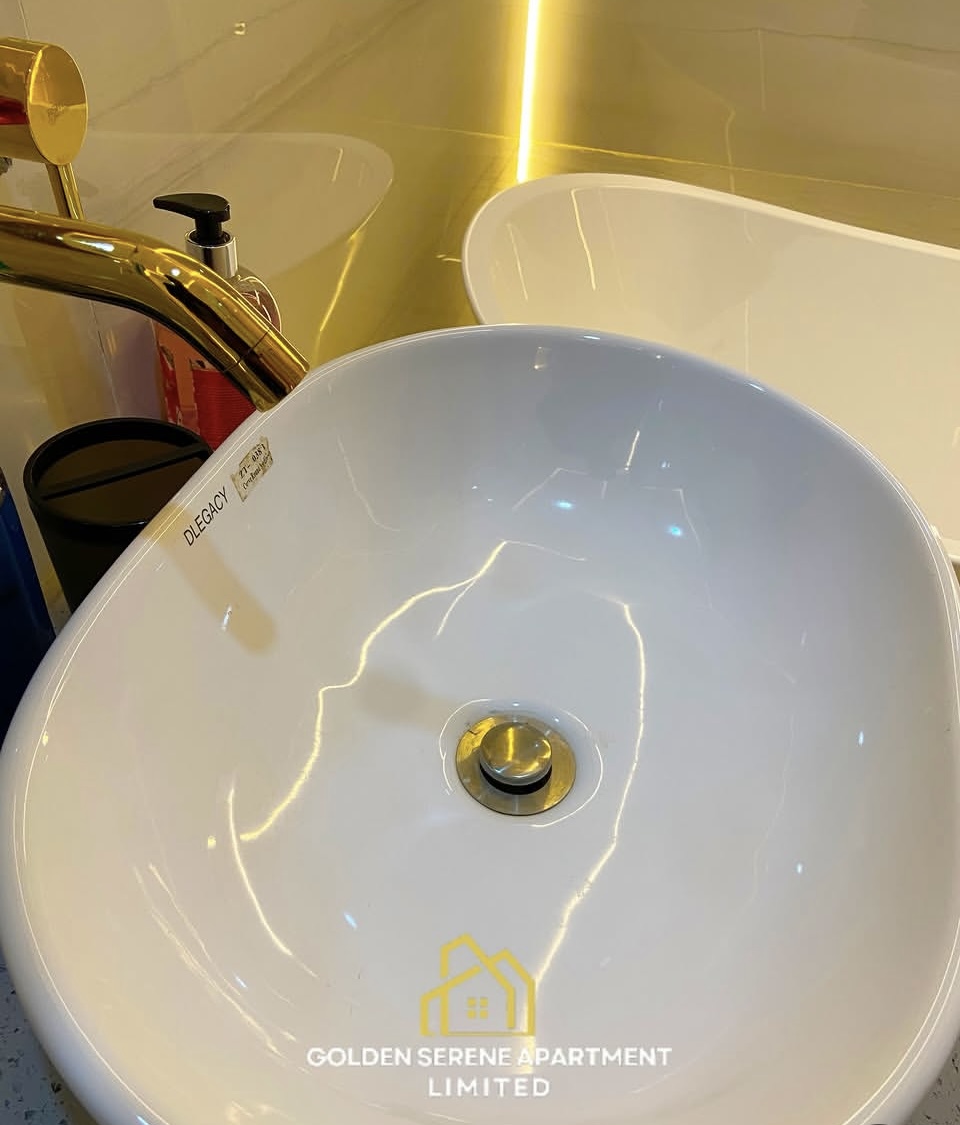 Private Living - Image 4